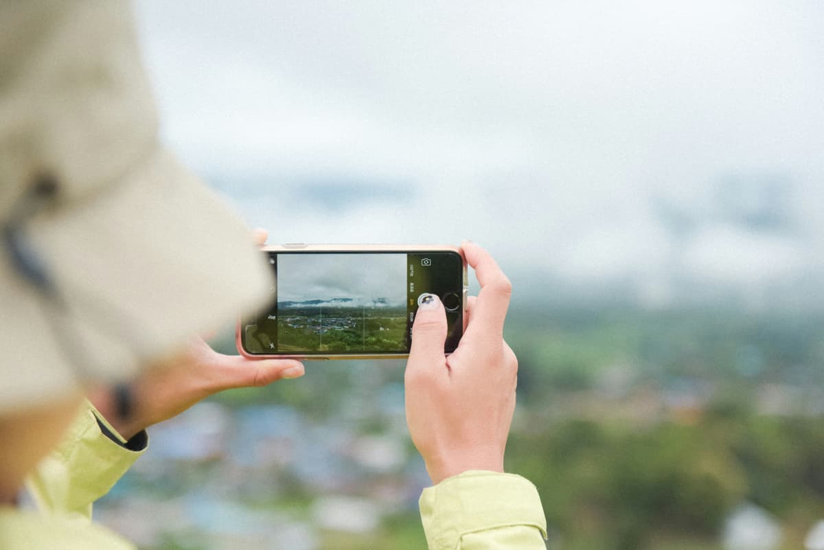 Capturing the Moment: A Beginner’s Guide to Cinematic Mobile Travel Videography